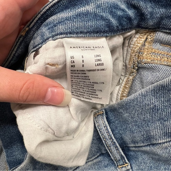 AE Ripped Mom Jean - Picture 10 of 10